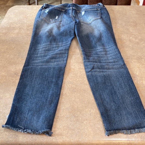 Women’s dollhouse jeans, size 7 inseam measures about 26” to the longer length - Picture 7 of 7